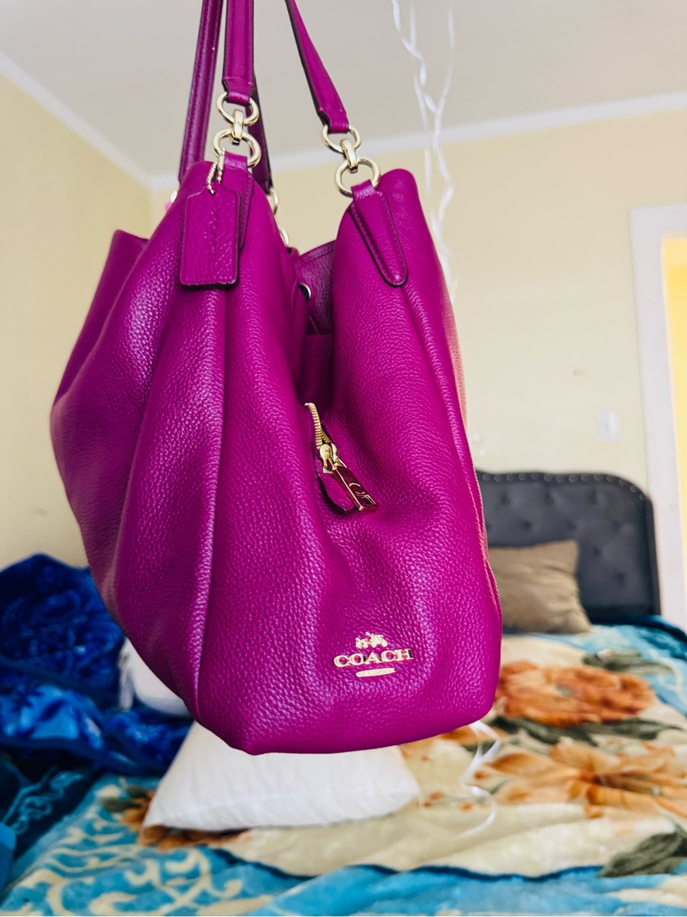COACH Phoebe hobo Pebbled Leather Shoulder Bag in Fuchsia